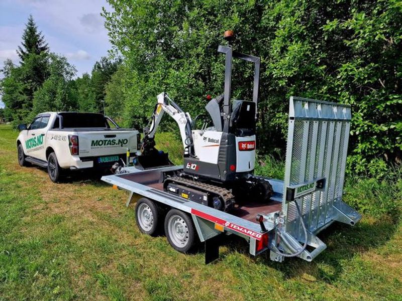 Bobcat E10z med maskinhenger