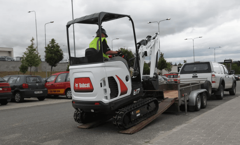 Bobcat E17